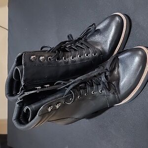 NEW NEVER WORN Naturalizer Boots, Size 7.5M, Black.
